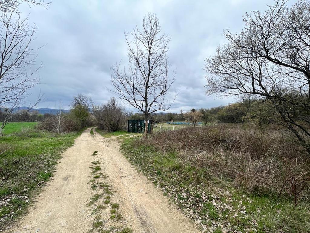 Къмпинг Частен Двор Bulgarian Campsite For Tents Казанлък Екстериор снимка